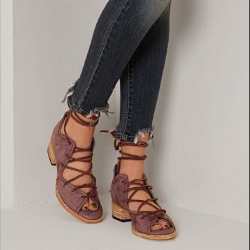 Freebird by Steven Peace Sandal 🌻